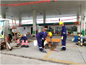 深圳市中石化加油站油罐清洗施工现场